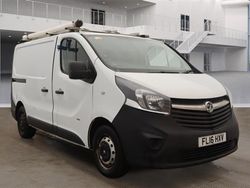 White Used 2016 Vauxhall Vivaro S Van | £8,988 (Fair price)