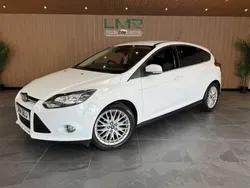 White Used 2014 Ford Focus Zetec Hatchback | £5,650 (Fair price)