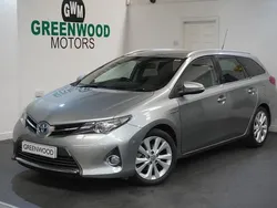 Grey Used 2014 Toyota Auris Hybrid Estate | £6,990 (Fair price)