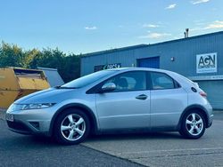 Silver Used 2009 Honda Civic SE Hatchback | £1,940 (Fair price)