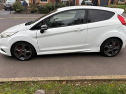 White Used 2016 Ford Fiesta ST Hatchback | £5,695 (Good price)