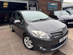 Grey Used 2011 Toyota Auris Hatchback | £3,395 (Fair price)