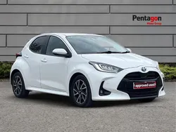 White Used 2022 Toyota Yaris Design Hatchback | £14,295 (Fair price)