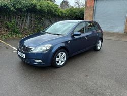 Blue Used 2011 Kia Ceed Hatchback | £4,199 (Good price)
