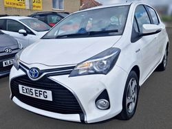 Used 2015 Toyota Yaris Hybrid | £11,897 (Fair price)