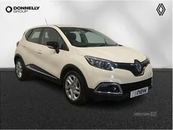 White Used 2015 Renault Captur Dynamique SUV | £6,585 (Fair price)