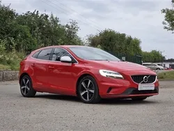 Red Used 2017 Volvo V40 R-Design Estate | £7,995 (Fair price)