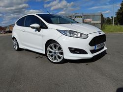 White Used 2013 Ford Fiesta Zetec Hatchback | £4,295 (Fair price)