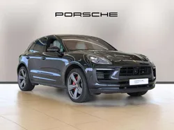 Jet black metallic Used 2022 Porsche Macan S SUV | £56,995 (Fair price)