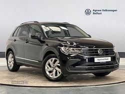 Black Used 2022 VW Tiguan Life SUV | £19,450 (Fair price)