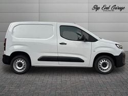 White New 2025 Citroën Berlingo | £16,995 (Good price)