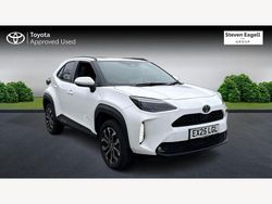 White Used 2025 Toyota Yaris Hybrid Design Hatchback | £24,733 (Expensive)