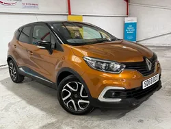 Orange/black Used 2019 Renault Captur Iconic SUV | £7,995 (Fair price)