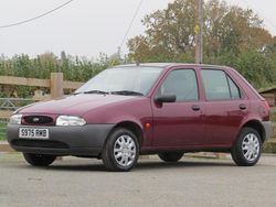 Red Used 1998 Ford Fiesta Finesse Hatchback | £1,495