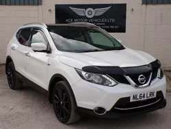 White Used 2014 Nissan Qashqai Tekna SUV | £7,499 (A bit pricey)