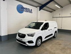 White Used 2022 Vauxhall Combo Sportive MPV | £9,290 (Good price)
