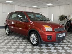 Red Used 2009 Ford Fusion Zetec Hatchback | £2,491 (Fair price)