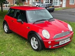 Red Used 2005 Mini ONE Hatch Hatchback | £1,200 (Super price)