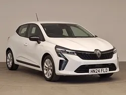White Used 2024 Renault Clio V Evolution Hatchback | £16,498 (Fair price)