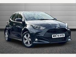 Black Used 2025 Toyota Yaris Hybrid Hatchback | £19,499 (Fair price)