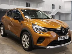 Orange Used 2021 Renault Captur Iconic SUV | £10,499 (Fair price)