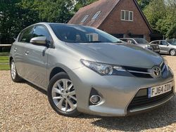 Used 2014 Toyota Auris | £4,495 (Good price)
