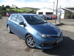 Blue Used 2017 Toyota Auris Business Edition Hatchback | £8,995 (Fair price)
