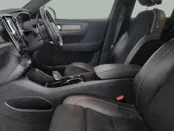 Red Used 2021 Volvo XC40 R-Design SUV | £17,950 (Good price)