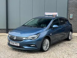 Blue Used 2016 Vauxhall Astra Elite Hatchback | £7,399 (Fair price)