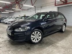 Black Used 2015 VW Golf VII SE Estate | £5,500 (Good price)