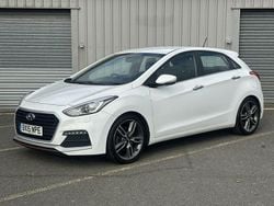 White Used 2015 Hyundai i30 Turbo Hatchback | £7,000