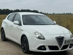 White Used 2012 Alfa Romeo Giulietta Lusso Hatchback | £2,995 (Fair price)