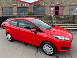 Red Used 2014 Ford Fiesta Style Hatchback | £5,499 (Fair price)