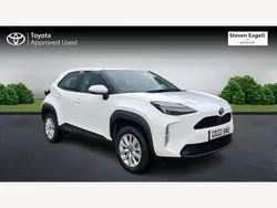White Used 2022 Toyota Yaris Hybrid Hatchback | £18,995 (A bit pricey)