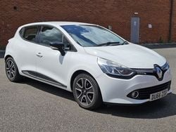 White Used 2016 Renault Clio IV Dynamique Hatchback | £4,890 (Fair price)
