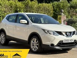 White Used 2015 Nissan Qashqai Acenta SUV | £7,490 (Fair price)