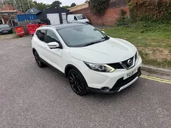 White Used 2014 Nissan Qashqai Tekna SUV | £6,495