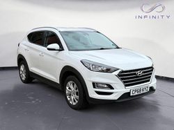 White Used 2018 Hyundai Tucson SE SUV | £11,249 (Fair price)