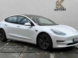 White Used 2022 Tesla Model 3 Long Range AWD Sedan | £19,000 (Fair price)