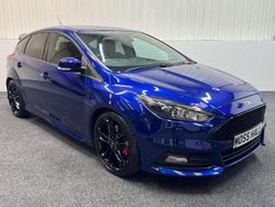 Blue Used 2016 Ford Focus ST Hatchback | £13,790 (Fair price)