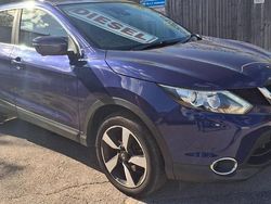 Blue Used 2016 Nissan Qashqai N-Connecta SUV | £7,795 (Fair price)