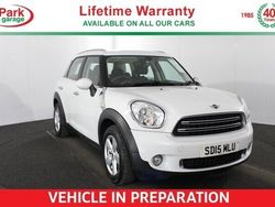 White Used 2015 Mini Cooper Countryman SUV | £7,249 (Fair price)