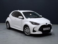 White Used 2024 Toyota Yaris Hybrid Hatchback | £19,298 (Fair price)