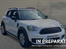 Light white Used 2019 Mini Cooper Countryman Classic SUV | £15,339 (Fair price)