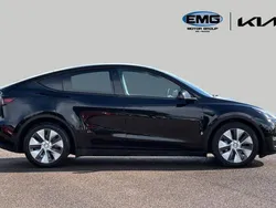 Black Used 2022 Tesla Model Y Long Range SUV | £28,995 (Fair price)