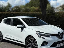 Solid glacier white Used 2021 Renault Clio V Version S Hatchback | £14,663 (Fair price)