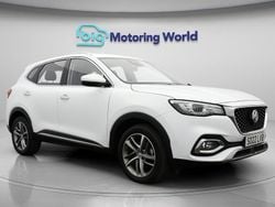 White Used 2022 MG HS Excite SUV | £13,700 (Fair price)