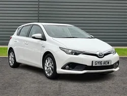 White Used 2016 Toyota Auris Business Edition Hatchback | £11,795 (Fair price)