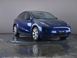 Blue Used 2022 Tesla Model Y Long Range AWD SUV | £20,995 (Fair price)