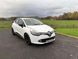 White Used 2014 Renault Clio IV Dynamique Hatchback | £4,495 (Fair price)